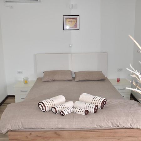 Villa Lucija By Romantique Veles Extérieur photo